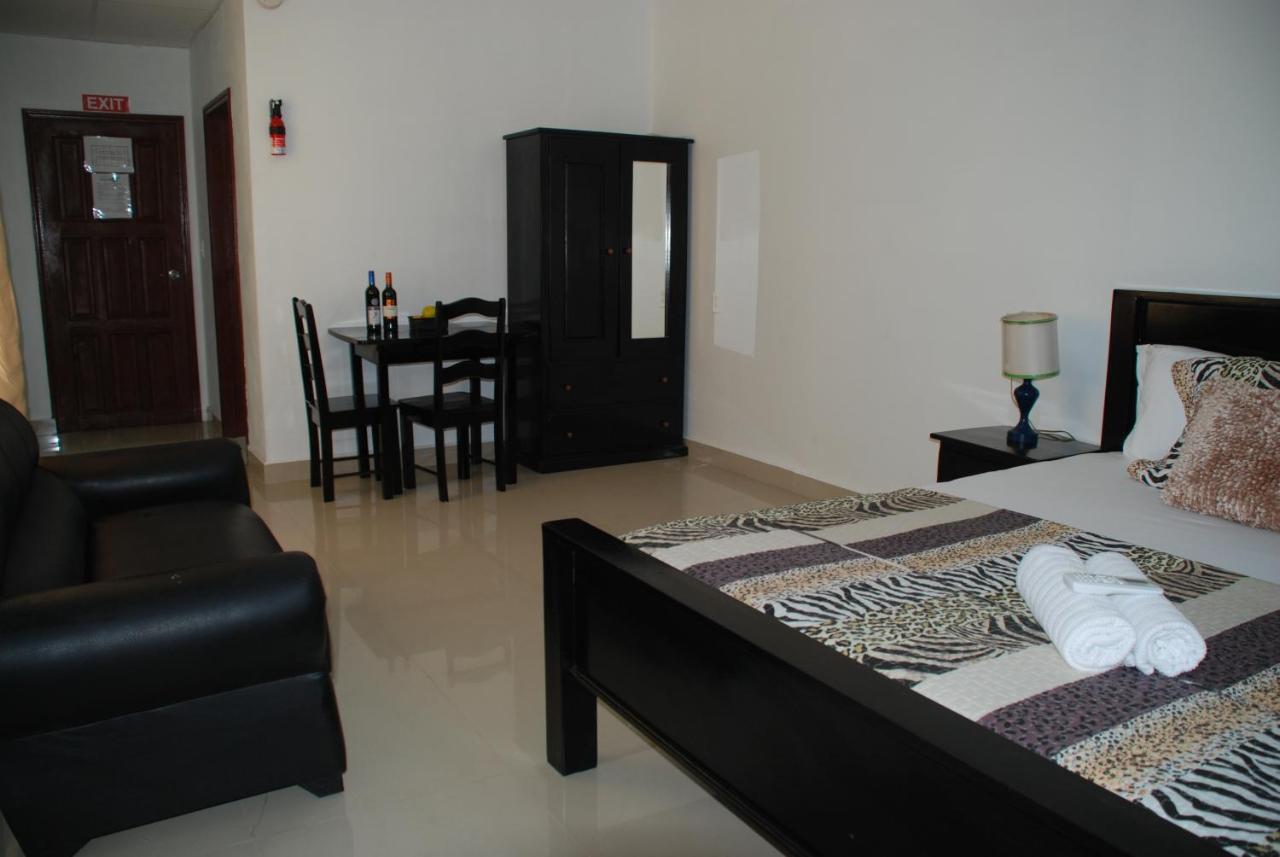 Hotel Coastalbay 2 & Golf Cart Rental San Pedro  Kültér fotó