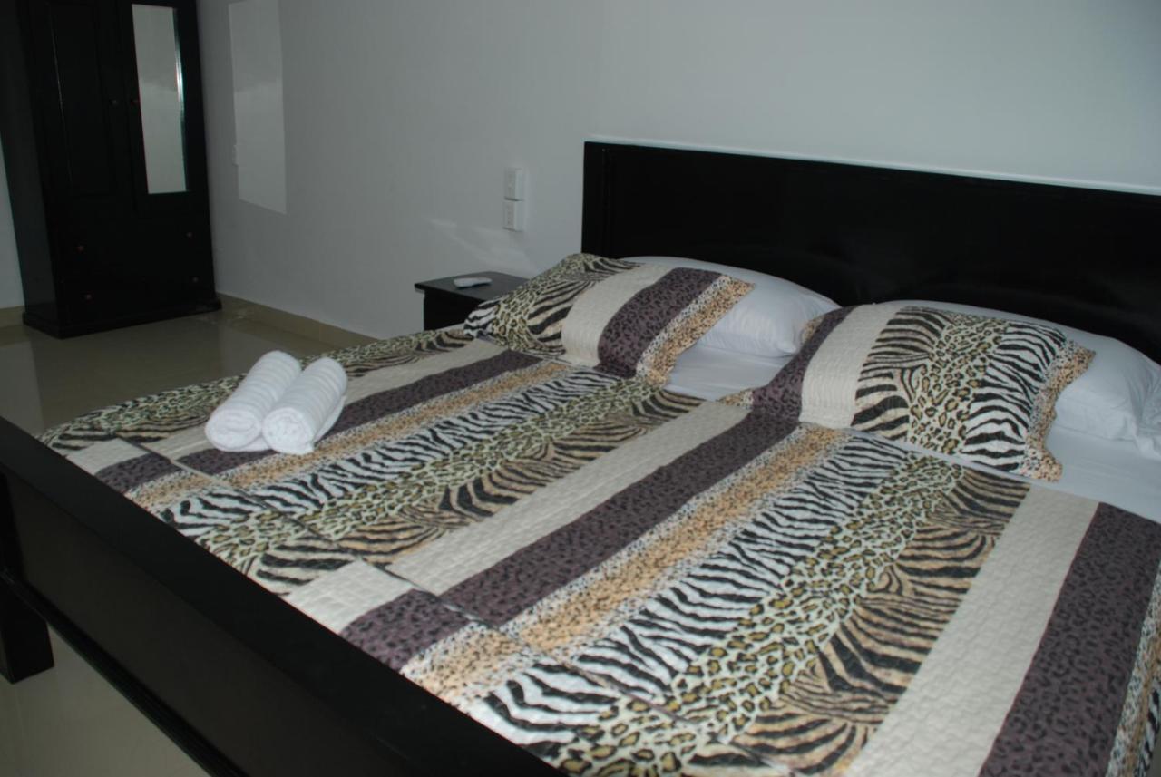 Hotel Coastalbay 2 & Golf Cart Rental San Pedro  Kültér fotó